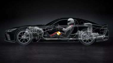 Toyota GR GT: lo schema tecnico e la posizione di guida del pilota visti in trasparenza