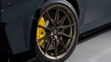 Toyota GR Yaris Morizo RR: i nuovi cerchi in lega color bronzo e le esclusive pinze gialle