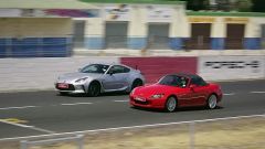Toyota GR86 vs Honda S2000: la drag race in video