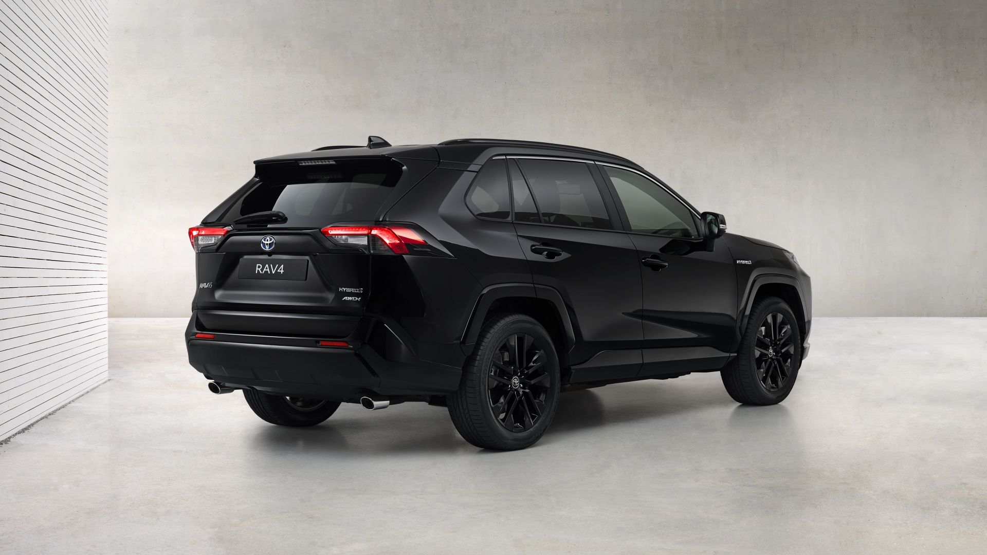 Toyota RAV4 Hybrid Black Edition: come è fatta, quando esce