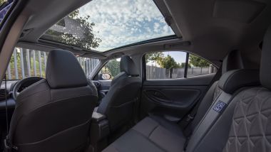 Toyota Yaris Cross, il tetto panoramico