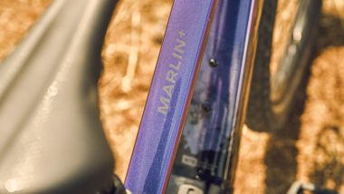 Trek Marlin+, la scritta sul tubo centrale