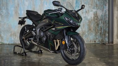 Triumph Daytona in Royal Chrome Green/Gold: 3/4 anteriore
