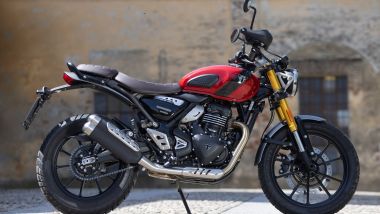 Triumph Scrambler 400 X, vista laterale della entry level inglese