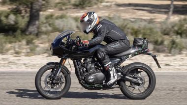 Triumph Speed 400 RR, ispirata nella linea alla 1200 RR