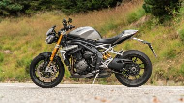 Triumph Speed Triple 1200 RS: trova le differenze con la nuova...