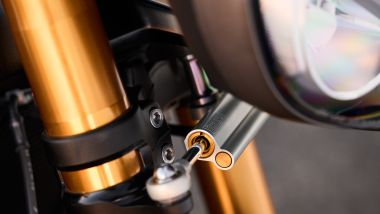 Triumph Speed Triple 1200 RX: anche l'ammortizzatore di sterzo ora è a controllo elettronico