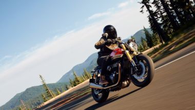 Triumph Speed Twin 1200: la sportiva RS è la novità della gamma 2025