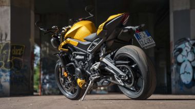 Triumph Street Triple 765 RS: un design muscoloso ma filante anche da dietro