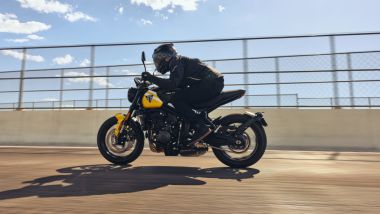 Triumph Trident 660 2025, confermata la posizione di guida, con sella a 805 mm da terra