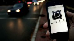 Cliente Uber sotto shock: "Sesso orale mentre era alla guida"