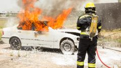 Allarme dagli USA: auto in fiamme per le bottiglie d'acqua