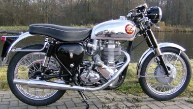 Una BSA Gold Star d'epoca