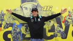 MotoGP, la foto d'addio di Rossi con i piloti. Ma manca qualcuno...