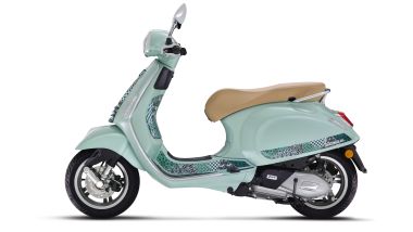 Vespa Primavera Batik: vista laterale