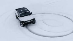 Video: GMC Hummer elettrica e le sgommate sulla neve