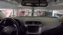 Video: parcheggio auto robotizzato come distributore automatico