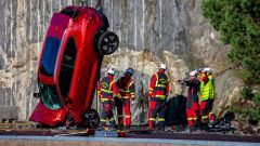 [VIDEO] Volvo: il crash test più estremo, da 30 metri di altezza