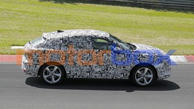 Vista laterale della nuova Audi Q3 Sportback 2026