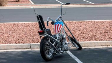 Vista posteriore della replica dell'Harley-Davison Panhead 1963 del film Easy Rider