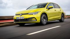 Volkswagen Golf 2020: problema eCall risolto, ripartono consegne
