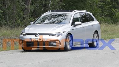 Volkswagen Golf Variant 2021: le foto spia
