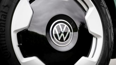 Volkswagen ID. Buzz a passo lungo, i cerchi aerodinamici