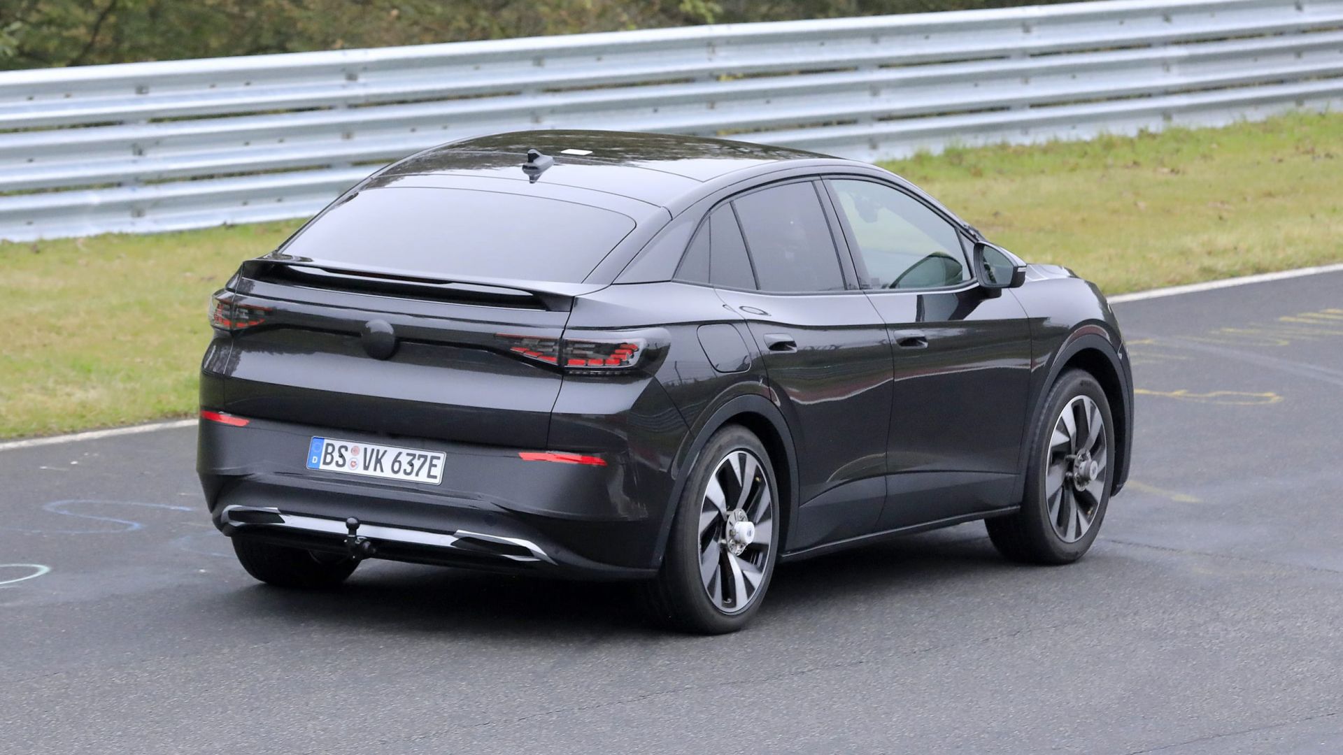Nuova Volkswagen ID.5 2021, SUV coupé elettrico motori, quando esce
