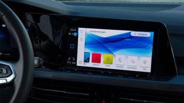 Volkswagen: il display touch della Golf 8 giudicato molto complesso da usare