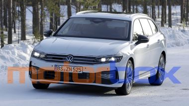 Volkswagen Passat B9: le nuove foto spia
