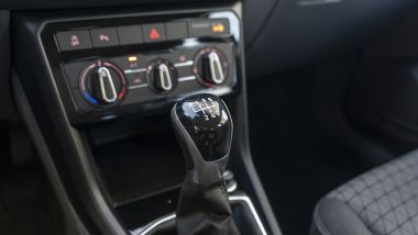 Volkswagen T-Cross 1.0 TSI Style: clima manuale, così come il cambio