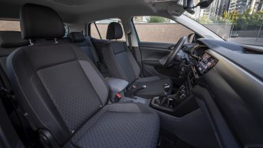 Volkswagen T-Cross 1.0 TSI Style: comodi ma non molto contenitivi i sedili anteriori