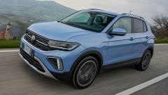 Auto a 99 euro al mese - novembre 2025: le offerte Dacia, MG, Fiat...