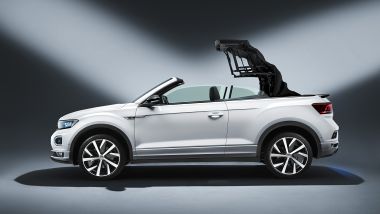 Volkswagen T-Roc Cabriolet: l'apertura del tetto