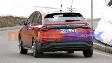 Volkswagen Taigo 2021: visuale di 3/4 posteriore