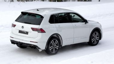 Volkswagen Tiguan R 2020: in prova sulla neve