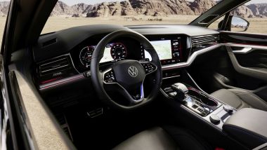 Volkswagen Tiguan R eHybrid, di serie lo schermo centrale da 15''