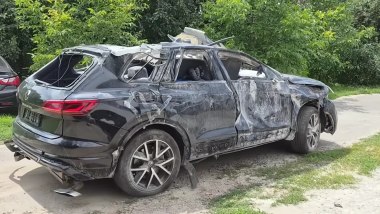 Volkswagen Touareg riparte dopo essere stato colpito da un missile in Ucraina