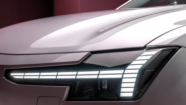 Volvo ES90, le luci anteriori ''Martello di Thor''