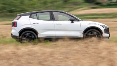 Volvo EX30 Cross Country: due motori EV, trazione integrale e ben 428 CV di potenza massima