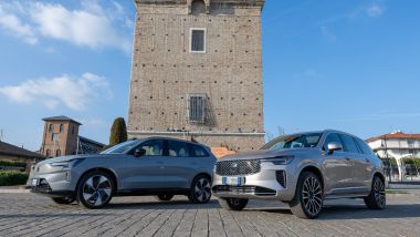 Volvo EX90 contro Volvo XC90: quale scegliere?