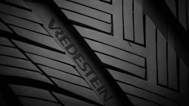 Vredestein Quatrac Pro 2: il battistrada dello pneumatico All Season ha il disegno direzionale