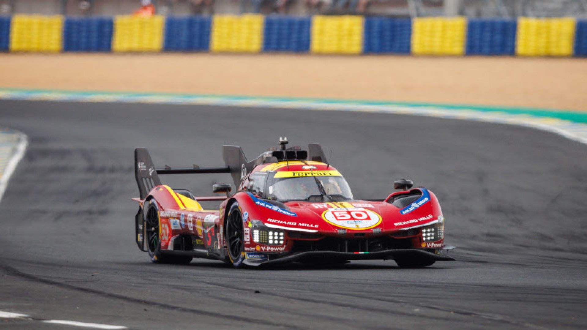 24h00 Du Mans 2024 2025 Yellow Squeeze Ball Ferrari Af Corse 499p #83 Wec