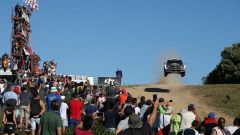 WRC 2018: impazza la lotta nel Rally Italia Sardegna. Ogier e Neuville se le danno
