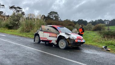 WRC 2022, Rally Nuova Zelanda: Elfyn Evans tenta di riparare la sua Toyota