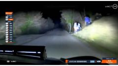 Passione non solo per i motori: scena osé al Rallye Montecarlo