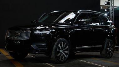 XC90 Blindata è irriconoscibile. Fino a un attacco con armi da fuoco