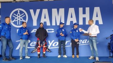 Yamaha Blue Racing Day, la presentazione di Dovi come ambasciatore del programma bLU cRU