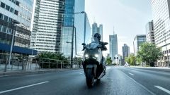 Yamaha XMAX 2025: novità, versioni, arrivo e prezzi degli scooter GT