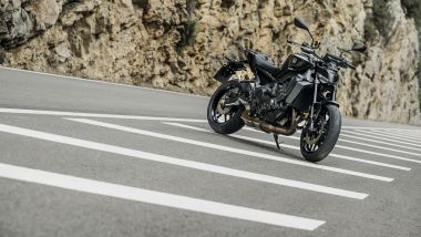 Yamaha MT-09 Y-AMT: costa solo 500 euro in più della standard